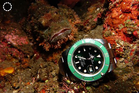 how deep can you dive with a rolex submariner